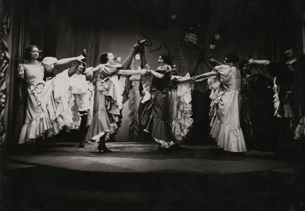 Germaine Krull - French Cancan Germaine Krull - French Cancan