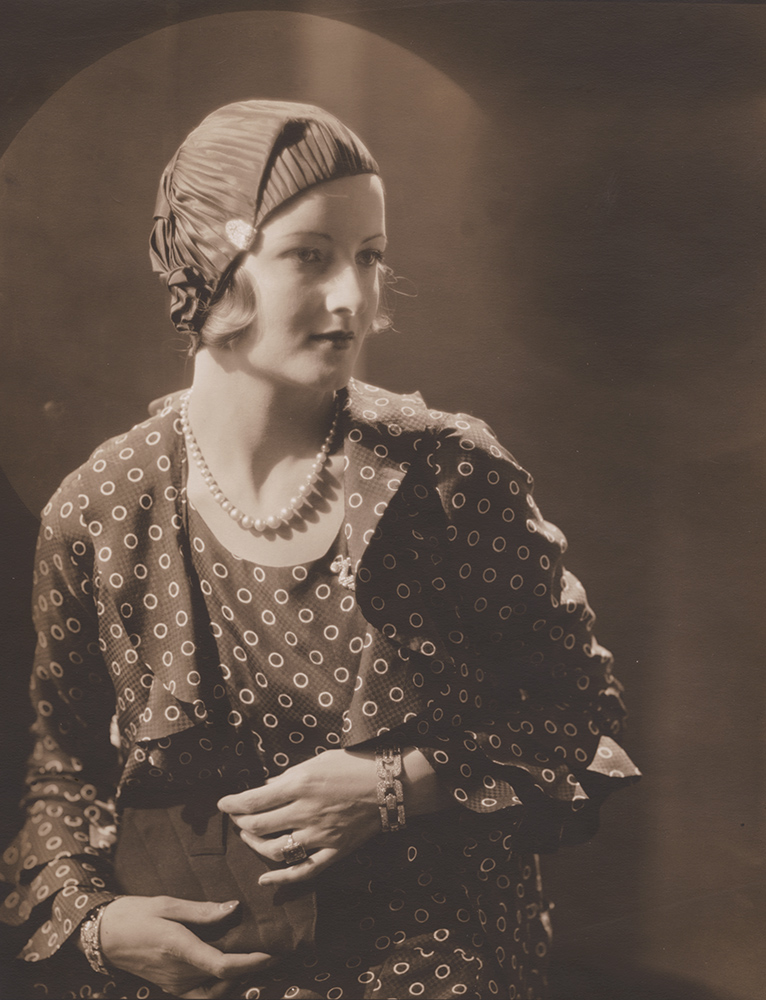 Vogue Magazine Photographer - Woman with Pearls and Flapper Hat