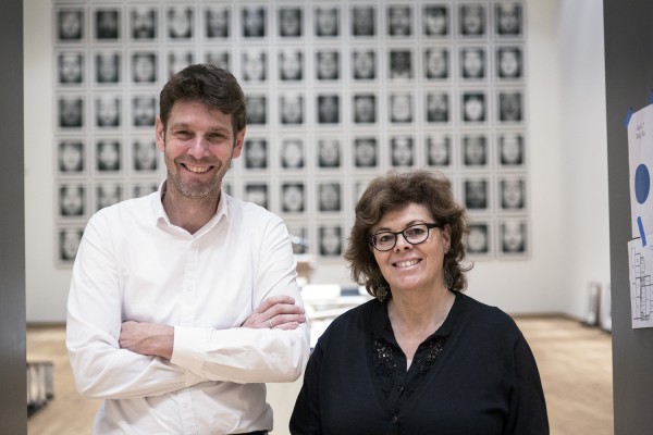 Hans Rooseboom (left) and Mattie Boom at the installation of the Modern Times show in the Rijksmuseum, 2014. © Vincent Mentzel